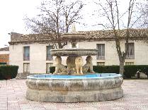 PLAZA MAYOR (AL FONDO CASA D. ISIDRO DE LUZ, DONDE ESTABA LA VENTA)